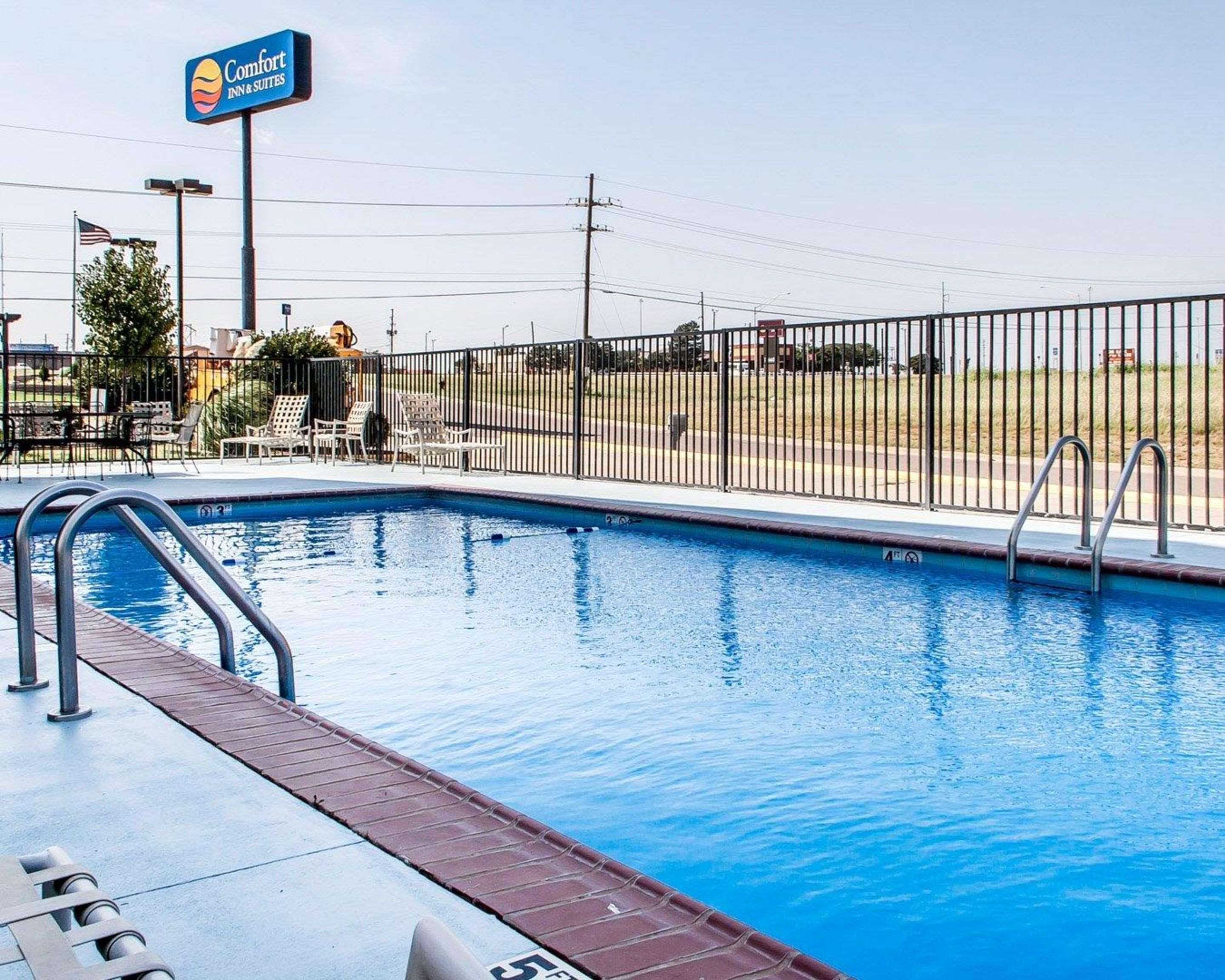 Comfort Inn & Suites Елк Сити Екстериор снимка