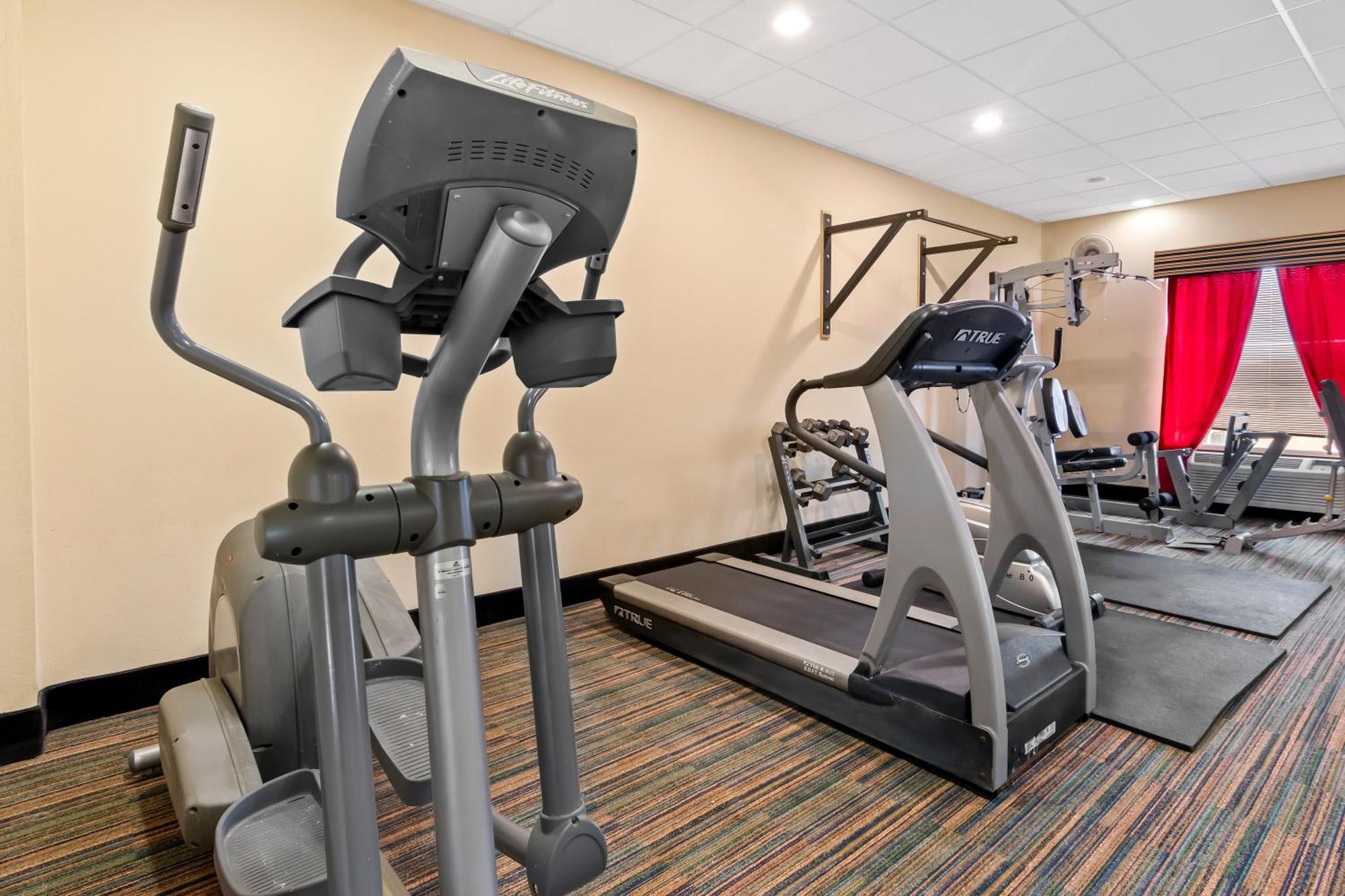 Comfort Inn & Suites Елк Сити Екстериор снимка