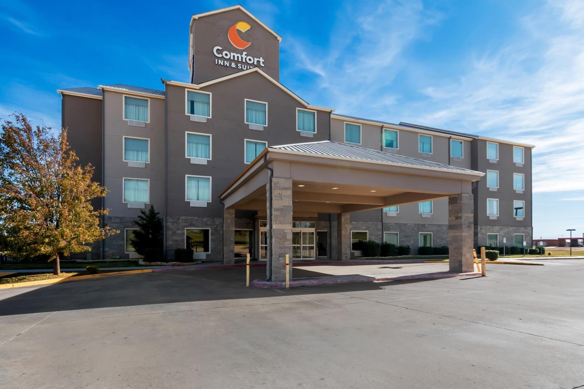 Comfort Inn & Suites Елк Сити Екстериор снимка