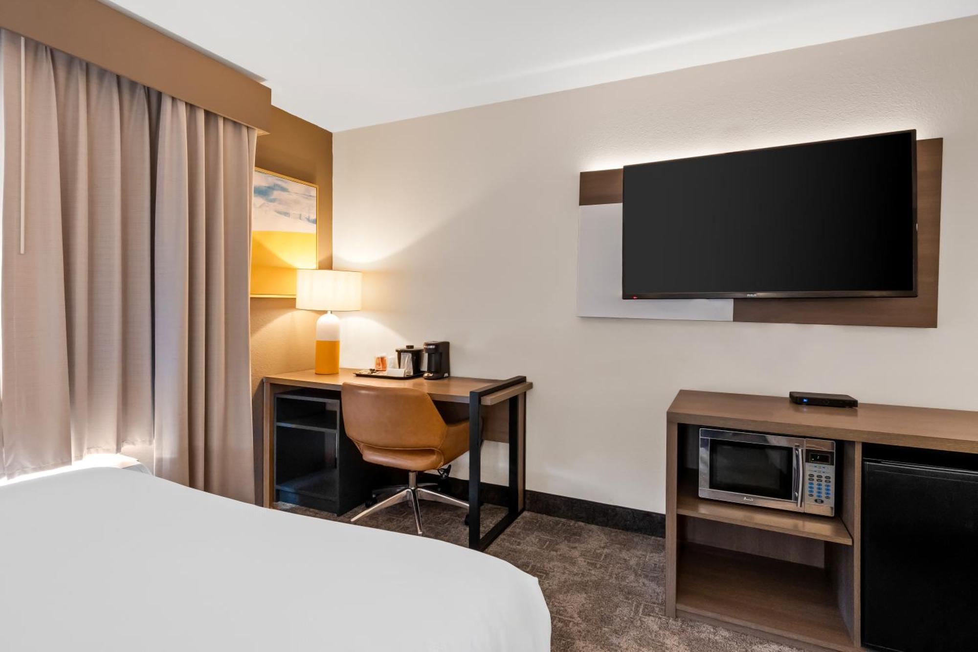 Comfort Inn & Suites Елк Сити Екстериор снимка