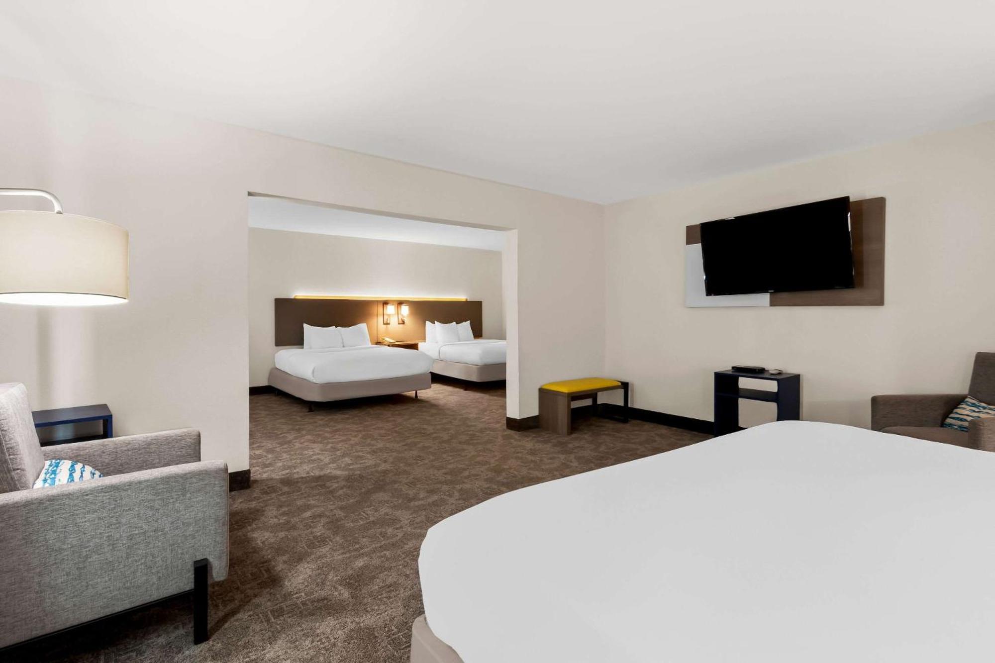 Comfort Inn & Suites Елк Сити Екстериор снимка
