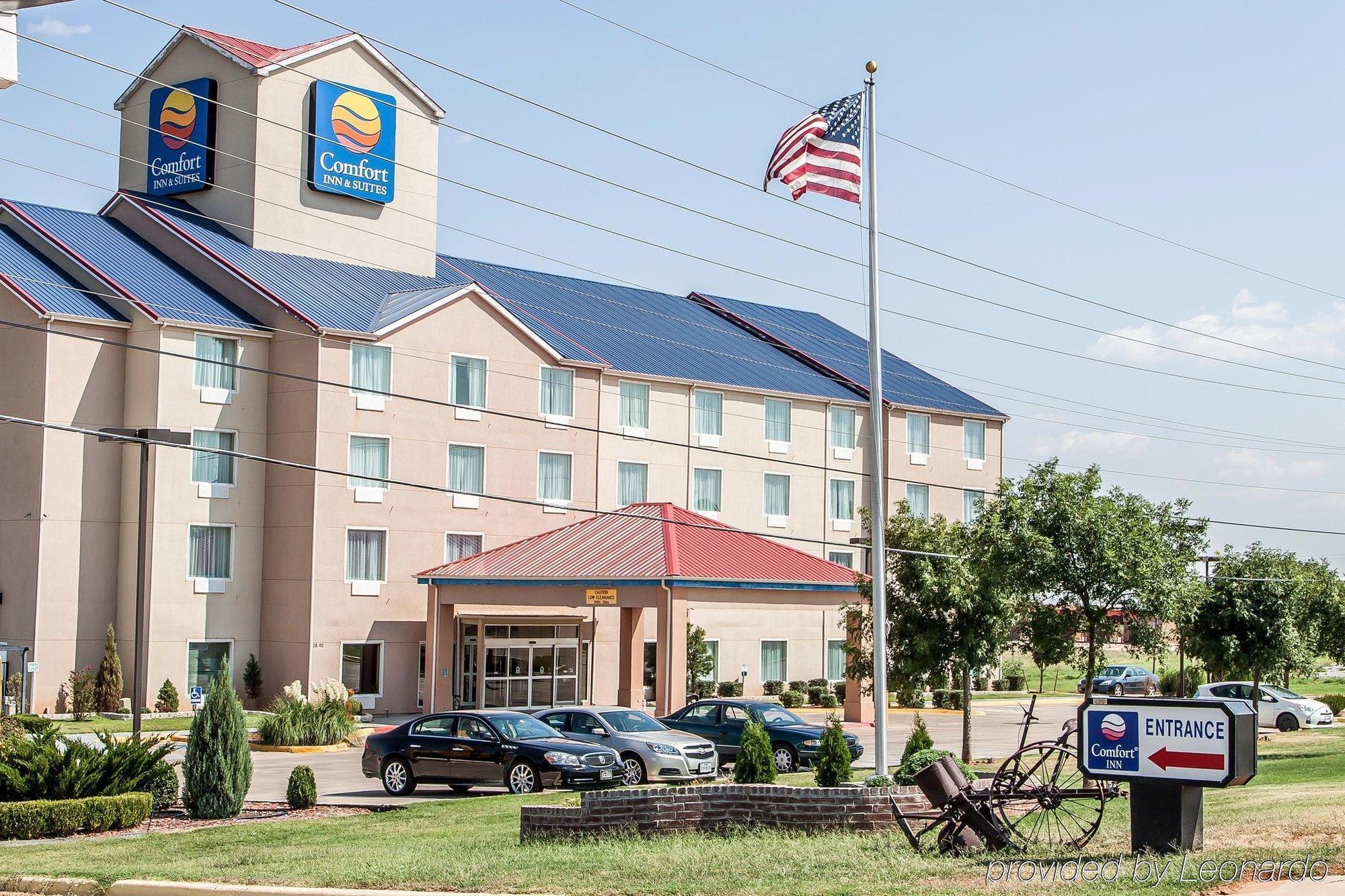 Comfort Inn & Suites Елк Сити Екстериор снимка
