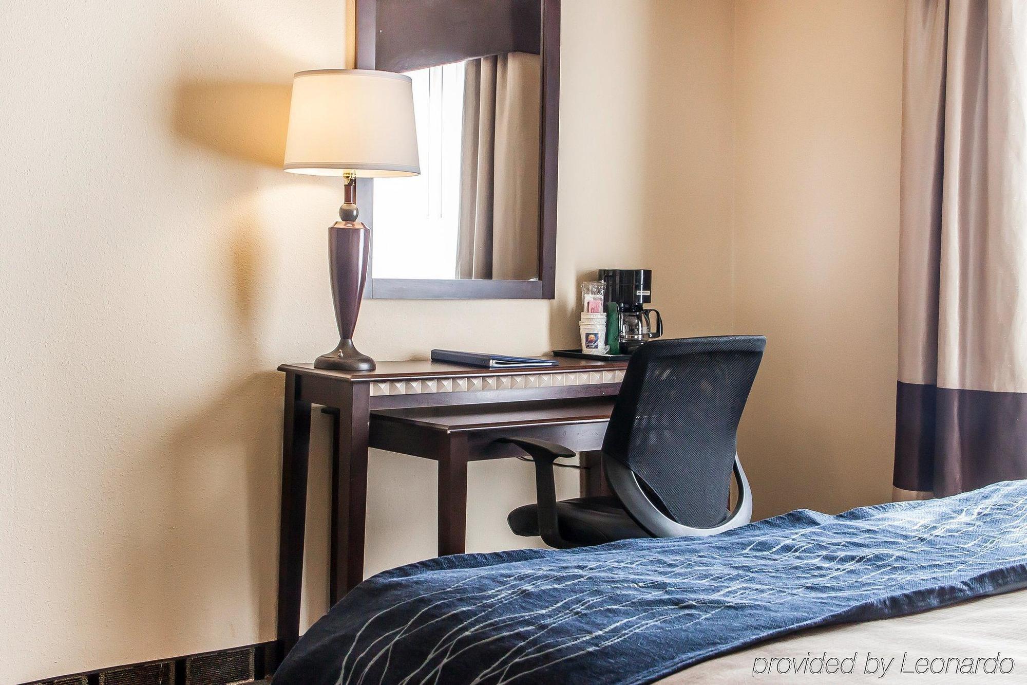 Comfort Inn & Suites Елк Сити Екстериор снимка