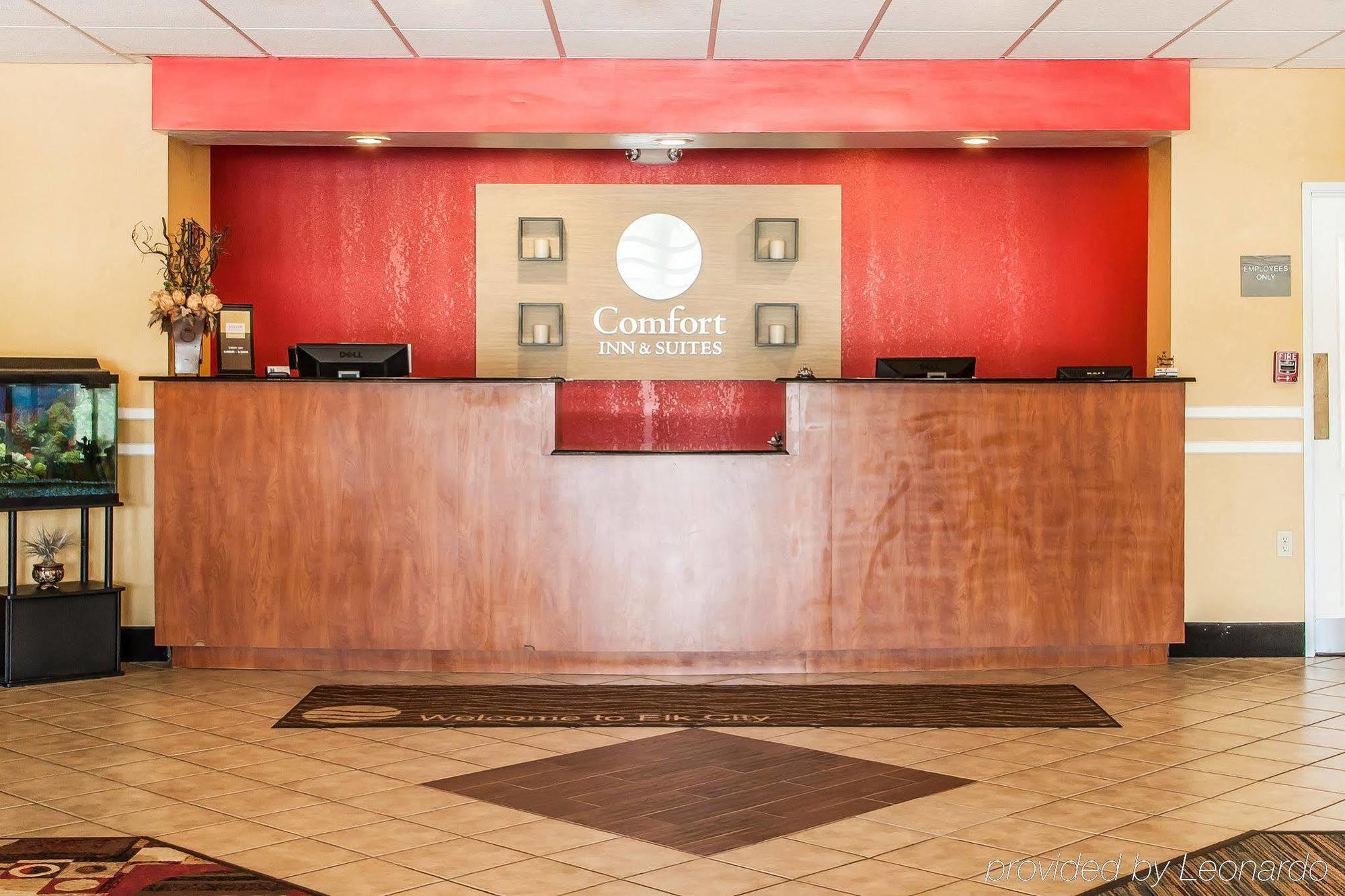 Comfort Inn & Suites Елк Сити Екстериор снимка