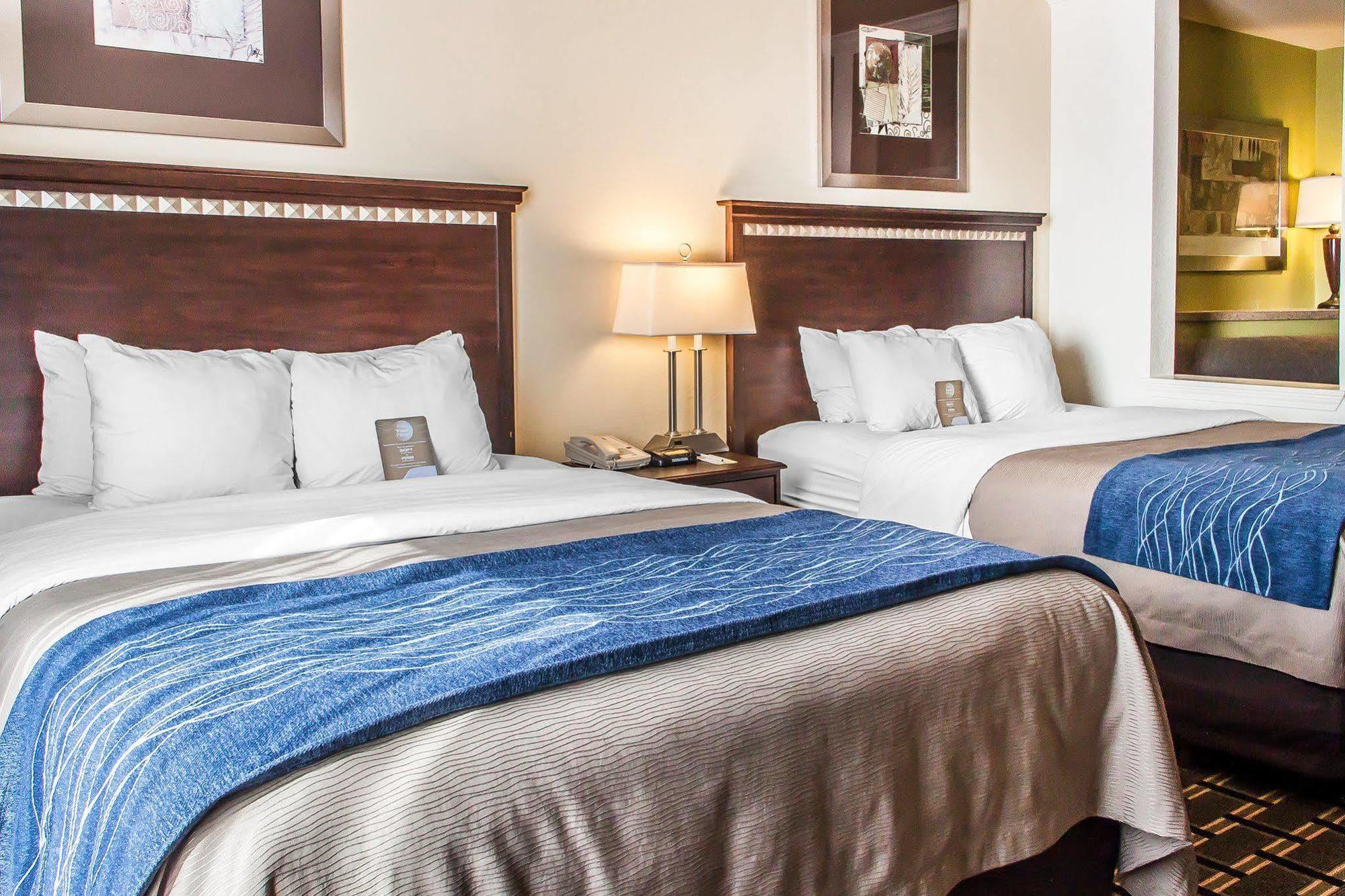 Comfort Inn & Suites Елк Сити Екстериор снимка