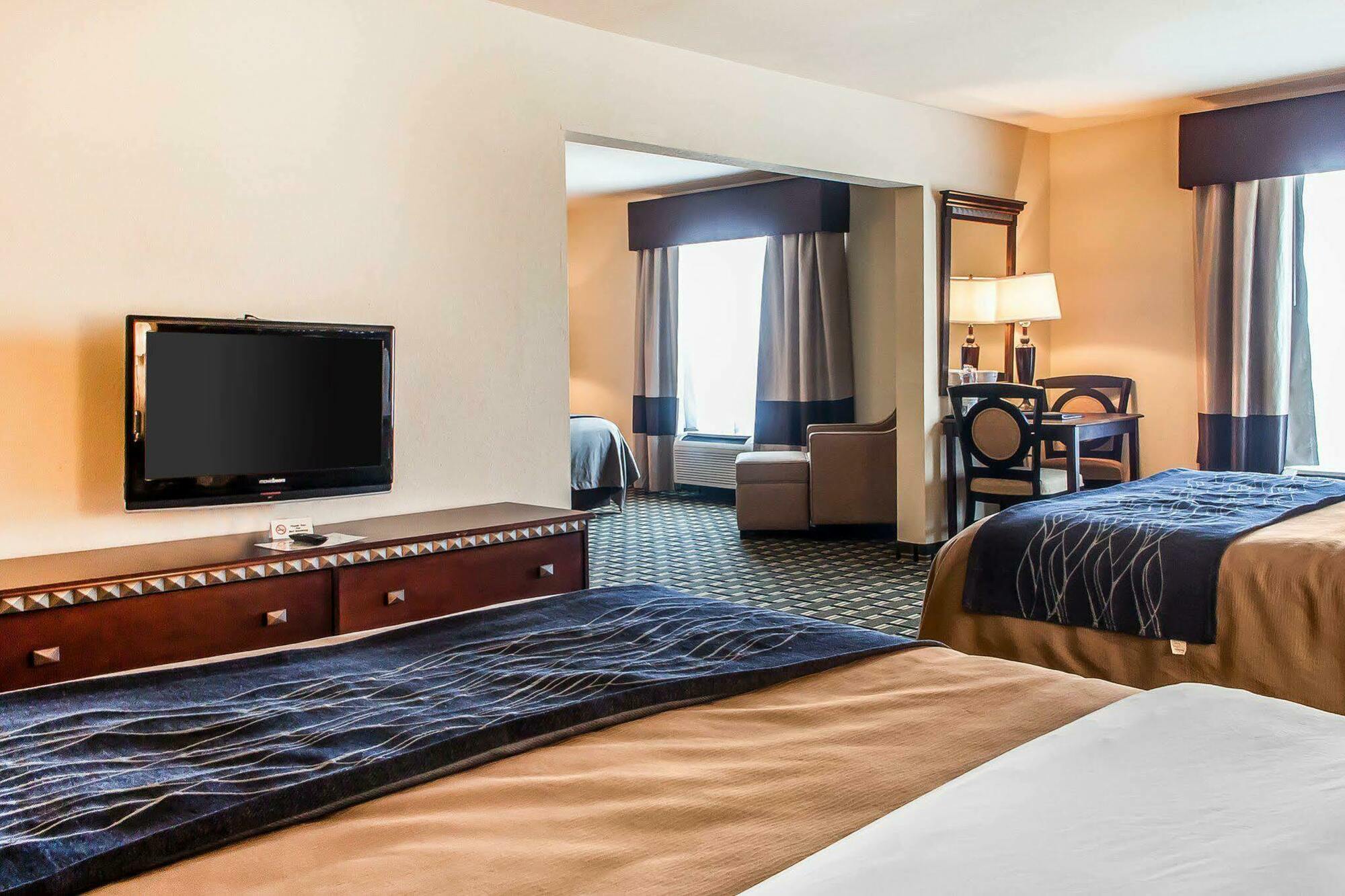 Comfort Inn & Suites Елк Сити Екстериор снимка